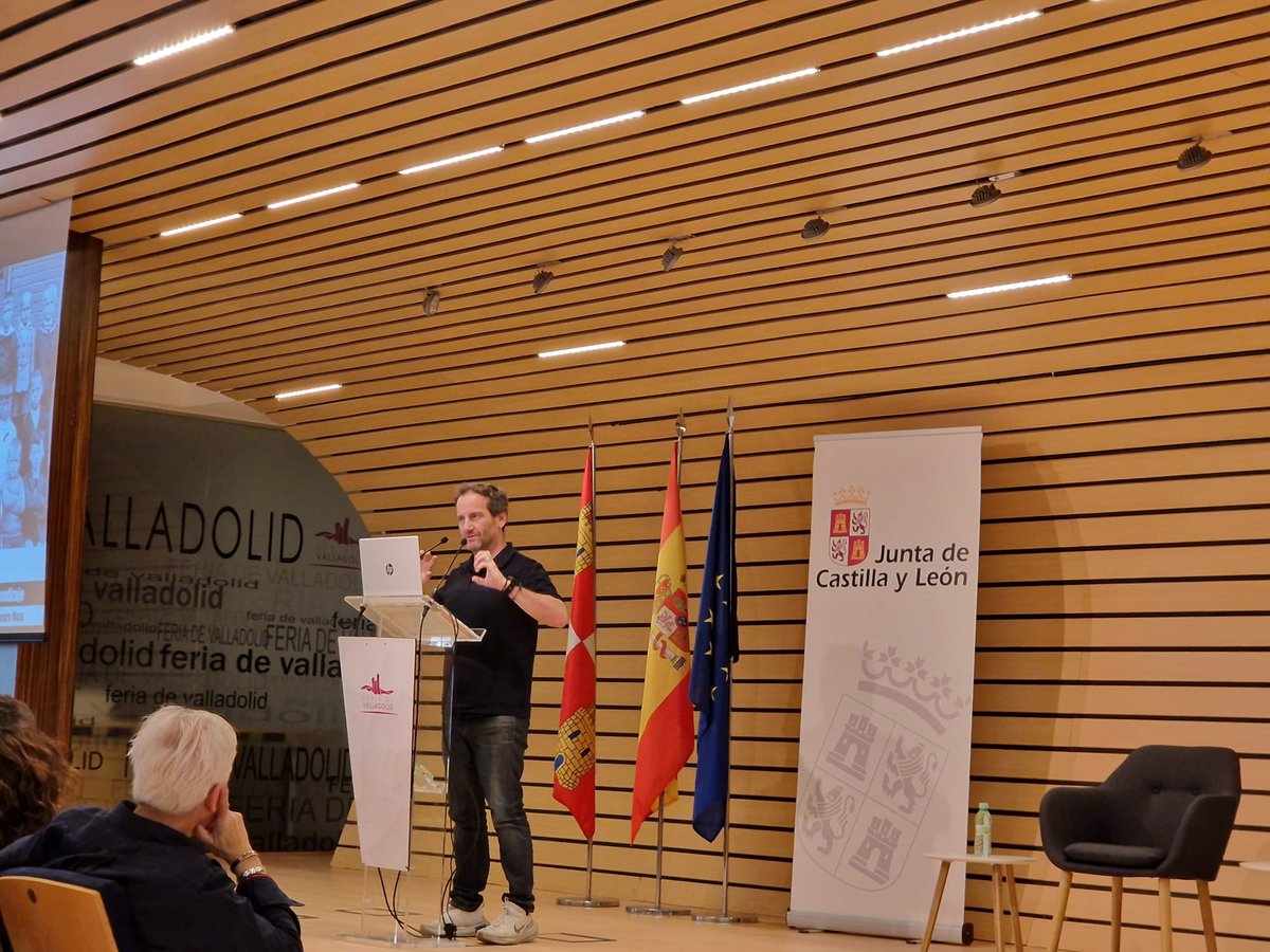 cfiemiranda's tweet photo. Sesión formativa final Centros #BITS 2025-26

🟡 Ponencia  de @c_magro 
🔵 Experiencias de centros

#innovaCyL
#formaciónCyL https://t.co/Etfir5Y1eN