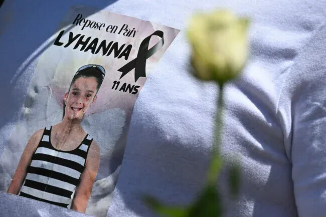 BFMTV's tweet photo. 🔴 INFO BFMTV
Mort de Lyhanna: le frère de Jérôme Barella actuellement en garde à vue à Auch pour suspicion de viol sur son ex-compagne 
https://t.co/bvYXtsQKjO https://t.co/KCI2SqyASf