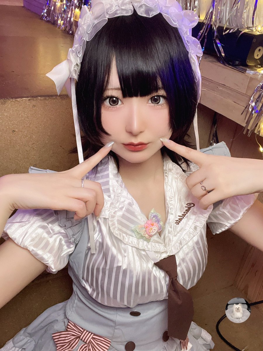 meru_ReichoL's tweet photo. おはよう～‼️
前回はお祝いたくさんして燃えた！みなさまありがとうございました💋

今日こんな雨降るって聞いてないよ～🌧
しっとり めるあんズです 複数形のズ

みんな雨宿りしにきてくだた～い🫵🏻✨️
あ、カラコン新しいのしてみたのよ～ん
今日もよろしくお願いします‼️‼️ https://t.co/c8BQCANLqy