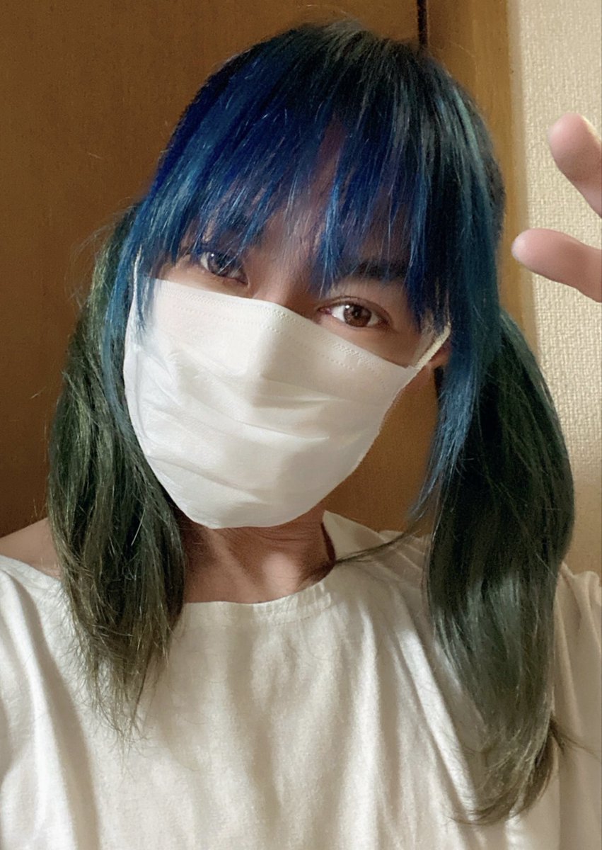 cian_sora's tweet photo. 同一人物です

割とまじめに自分の中に
人格がふたつあると思ってる https://t.co/h4a6q3SAFH