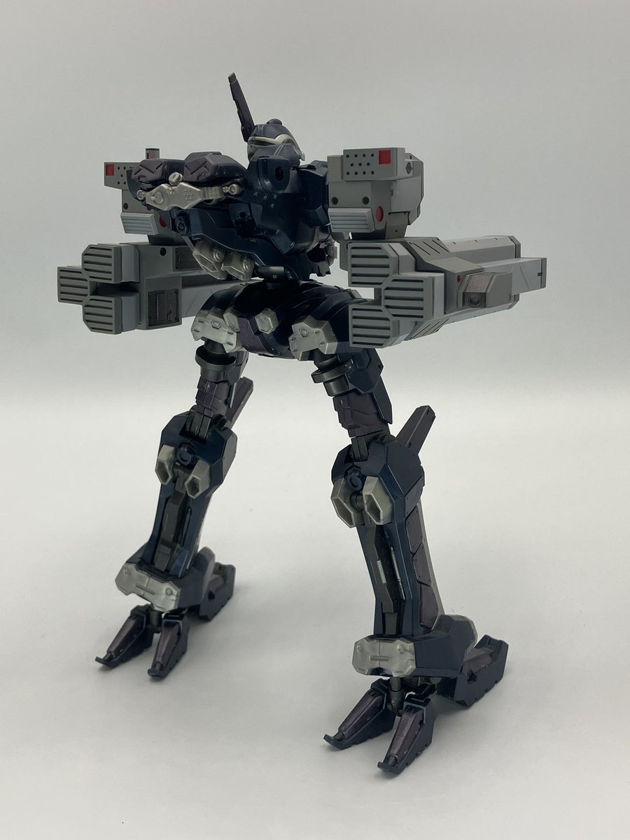 optimusf91's tweet photo. RAKANに続いてとなモ9で販売する核ミサ武器腕ことCAW-TITAN4完成しました！
差し替え式でモード切り替えも再現可能です
価格は¥4,000で、一部パーツは光造形レジン(ショーコ水洗いレジン)使用してます
こちらもオンライン販売ありですが、会場販売優先ですのでご了承下さい
#となモ9 https://t.co/IPXmChnSE8