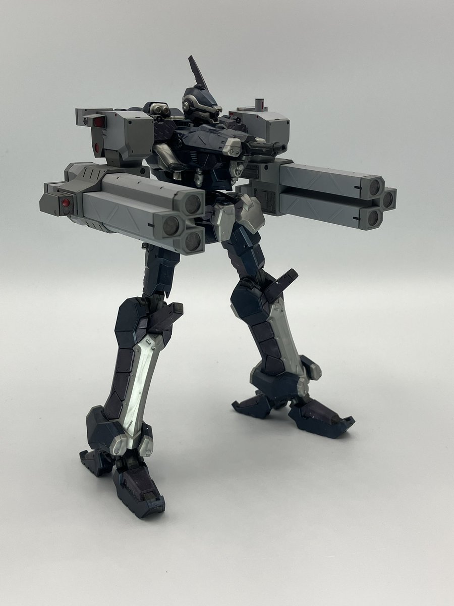 optimusf91's tweet photo. RAKANに続いてとなモ9で販売する核ミサ武器腕ことCAW-TITAN4完成しました！
差し替え式でモード切り替えも再現可能です
価格は¥4,000で、一部パーツは光造形レジン(ショーコ水洗いレジン)使用してます
こちらもオンライン販売ありですが、会場販売優先ですのでご了承下さい
#となモ9 https://t.co/IPXmChnSE8