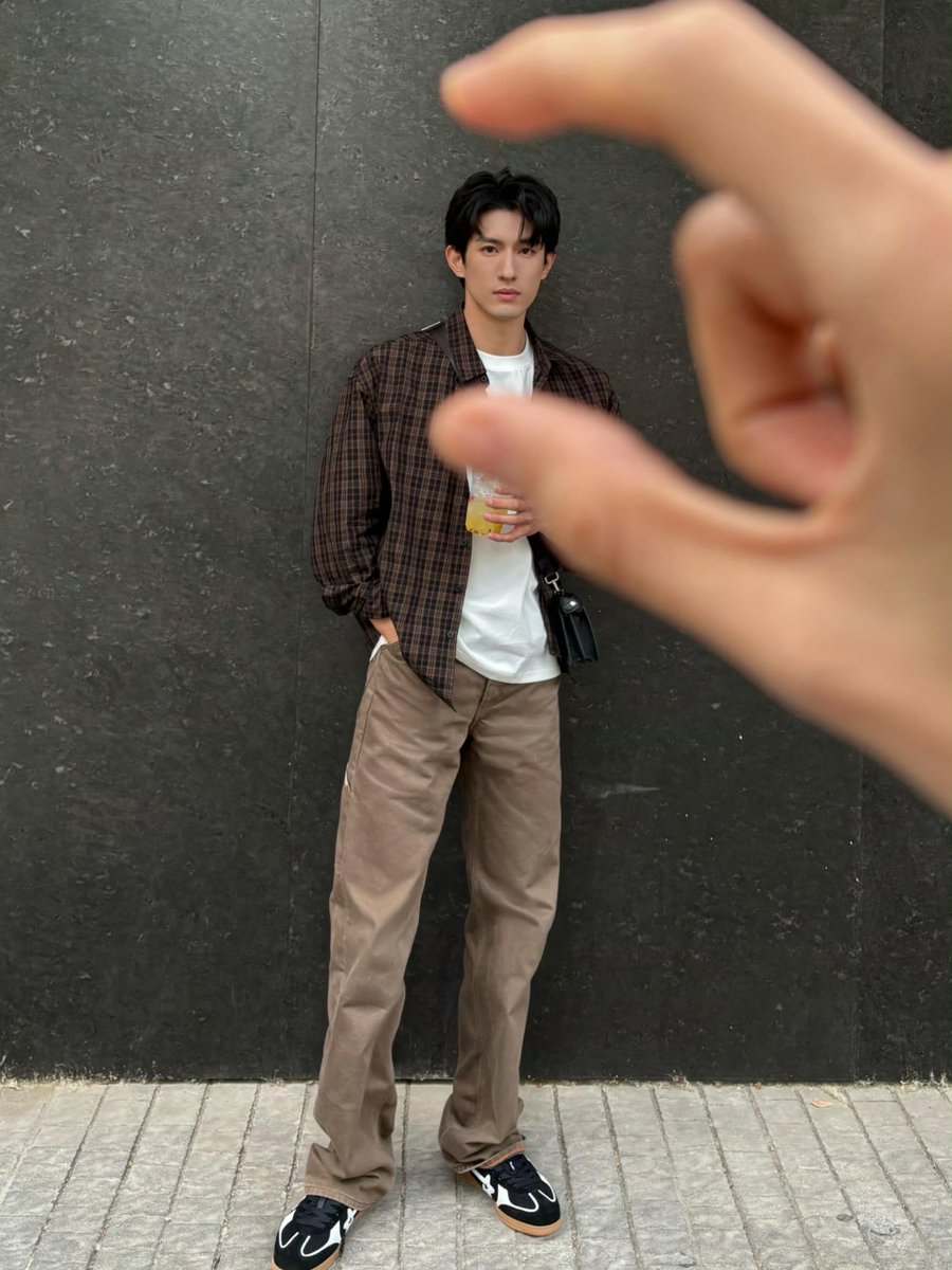 nhatnatyyyyy3's tweet photo. They are the perfect mix of a visual couple and a cutie couple😫😍 ahh our Aylio💖

#aydensng #lyusitong #aylio https://t.co/VNYGnKqbgr