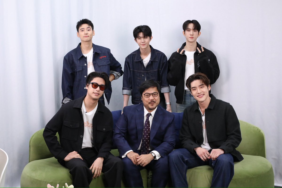 cuuthailand's tweet photo. 5 หนุ่มพร้อมแล้วสำหรับวันนี้ 

ฝากติดตามรายการ #KatanyuTonight และส่งกำลังใจให้ 5 หนุ่ม #บุพเพสันนิวาส กันด้วยน้า 🤍

#KatanyuTonightxบุพเพสันนิวาส
#LoveDestiny https://t.co/RBLldHkPPi