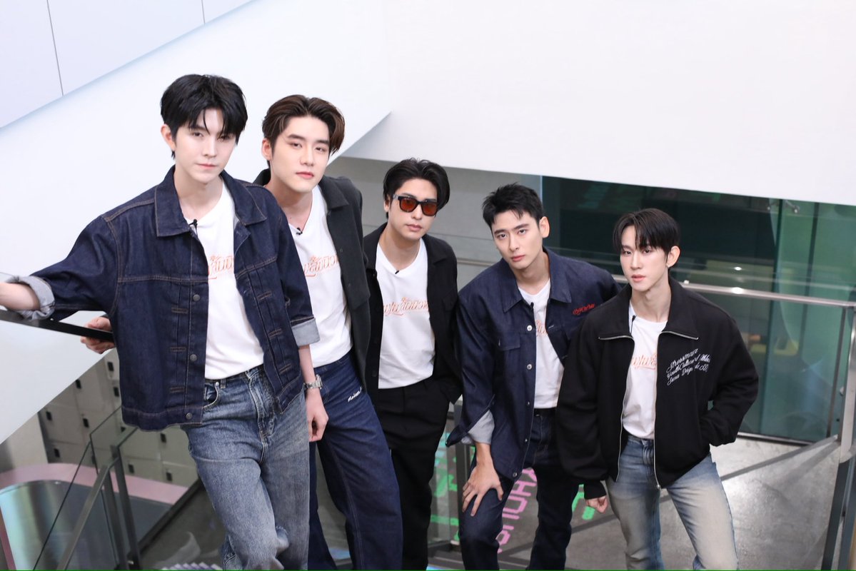 cuuthailand's tweet photo. 5 หนุ่มพร้อมแล้วสำหรับวันนี้ 

ฝากติดตามรายการ #KatanyuTonight และส่งกำลังใจให้ 5 หนุ่ม #บุพเพสันนิวาส กันด้วยน้า 🤍

#KatanyuTonightxบุพเพสันนิวาส
#LoveDestiny https://t.co/RBLldHkPPi