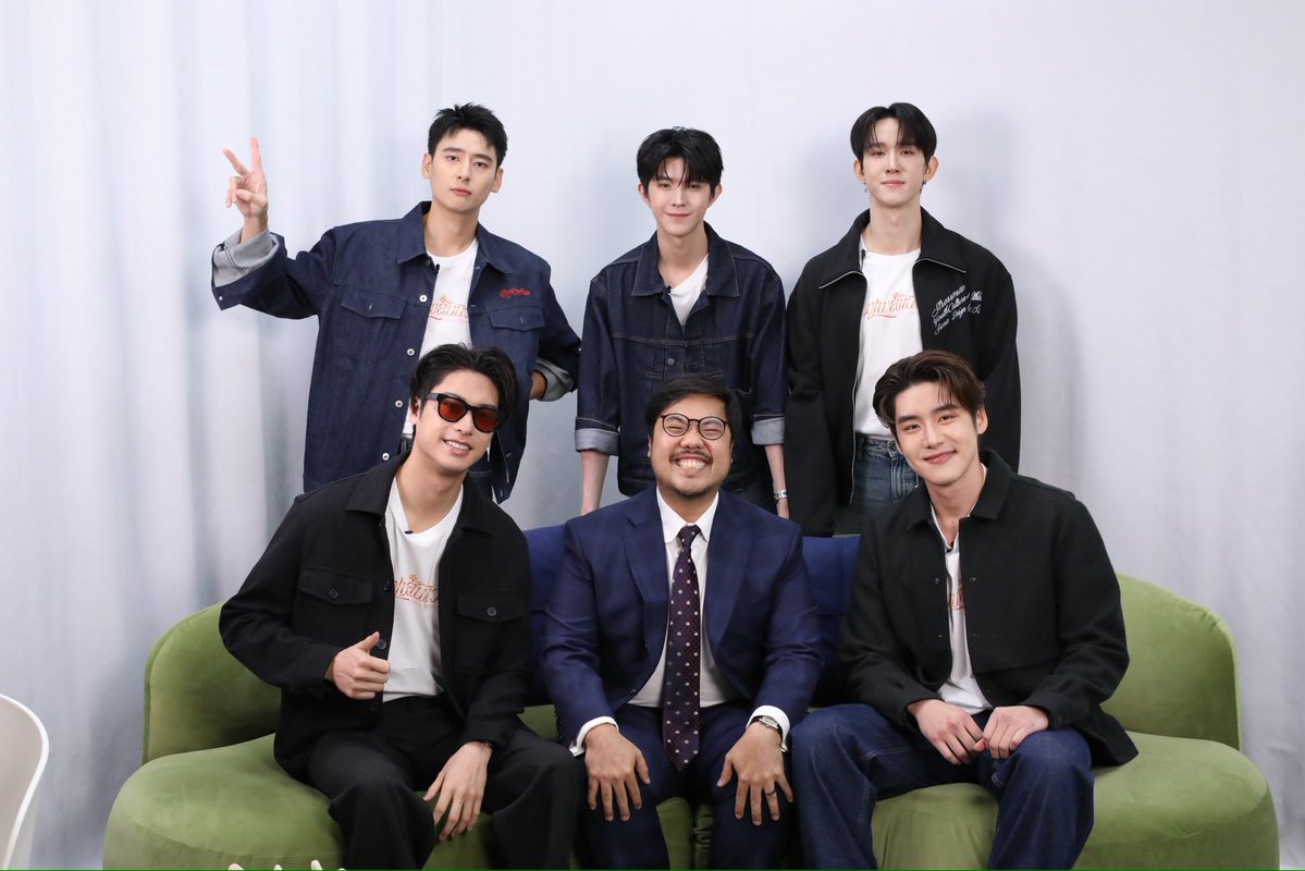 cuuthailand's tweet photo. 5 หนุ่มพร้อมแล้วสำหรับวันนี้ 

ฝากติดตามรายการ #KatanyuTonight และส่งกำลังใจให้ 5 หนุ่ม #บุพเพสันนิวาส กันด้วยน้า 🤍

#KatanyuTonightxบุพเพสันนิวาส
#LoveDestiny https://t.co/RBLldHkPPi