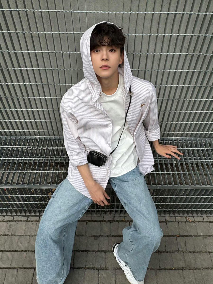 nhatnatyyyyy3's tweet photo. They are the perfect mix of a visual couple and a cutie couple😫😍 ahh our Aylio💖

#aydensng #lyusitong #aylio https://t.co/VNYGnKqbgr