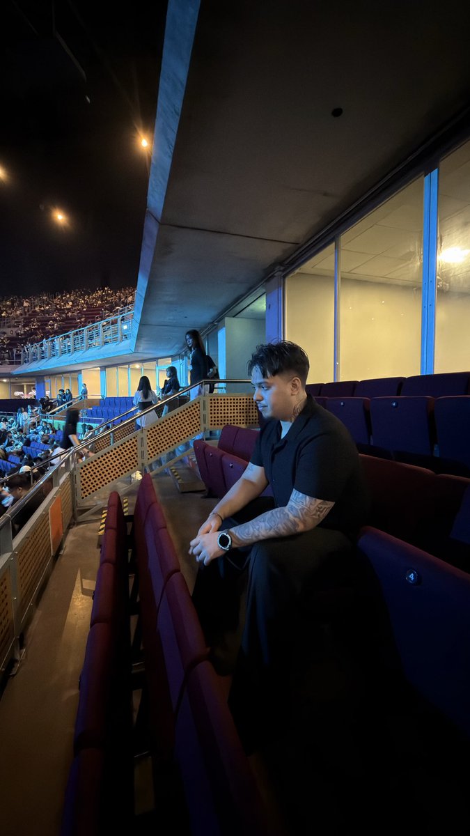 nixzly's tweet photo. ในที่สุดก็มีโอกาสได้ไปฟังเพลงแนว “หูแตก” ที่ตัวเองมีส่วนโปรดิวซ์แบบสด ๆบอกเลยว่าหูแตก x10 สมชื่อจริง ๆ 😂🙏🏽
ผมเห็นน้อง ๆ มาตั้งแต่ตอนทำเพลง 4EVER จนมาถึง MY CHAINZ ต้องบอกเลยว่าทุกคนคือ UNCHAINED กันจริง ๆ พัฒนาแบบไม่หยุด และยังคงเติบโตขึ้นเรื่อย ๆ ในทุกครั้งที่ได้เห็น #4eve https://t.co/9Xbo7qM0h4