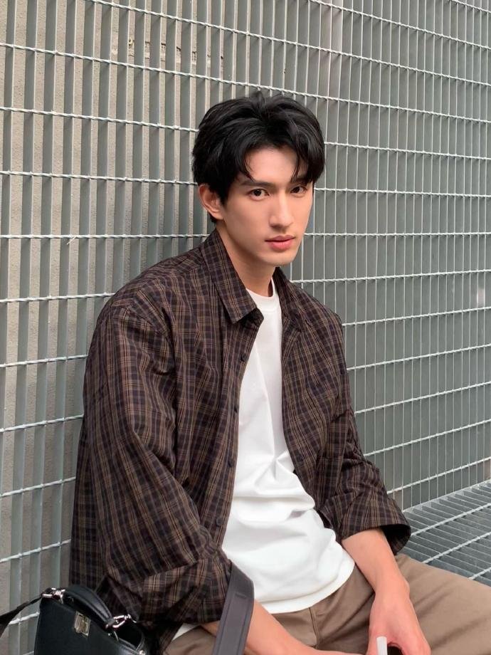 nhatnatyyyyy3's tweet photo. They are the perfect mix of a visual couple and a cutie couple😫😍 ahh our Aylio💖

#aydensng #lyusitong #aylio https://t.co/VNYGnKqbgr