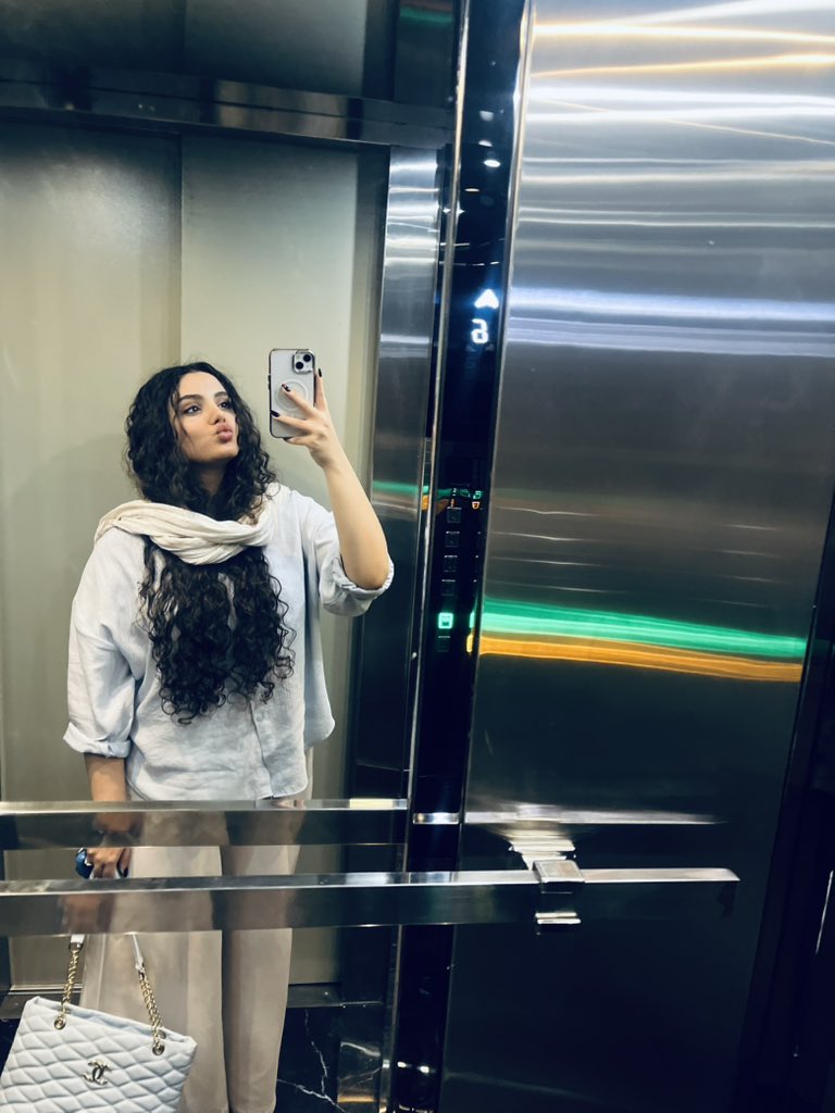 Atenaaaa____'s tweet photo. بعد از ی روز کاری سخت https://t.co/ufROMEIYPe