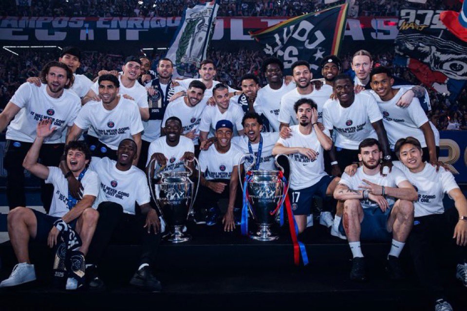 UlpNono's tweet photo. @BruBruBrun @samblankok Envoie une photo de ton club avec la même coupe stp ? https://t.co/71aV6aExMz