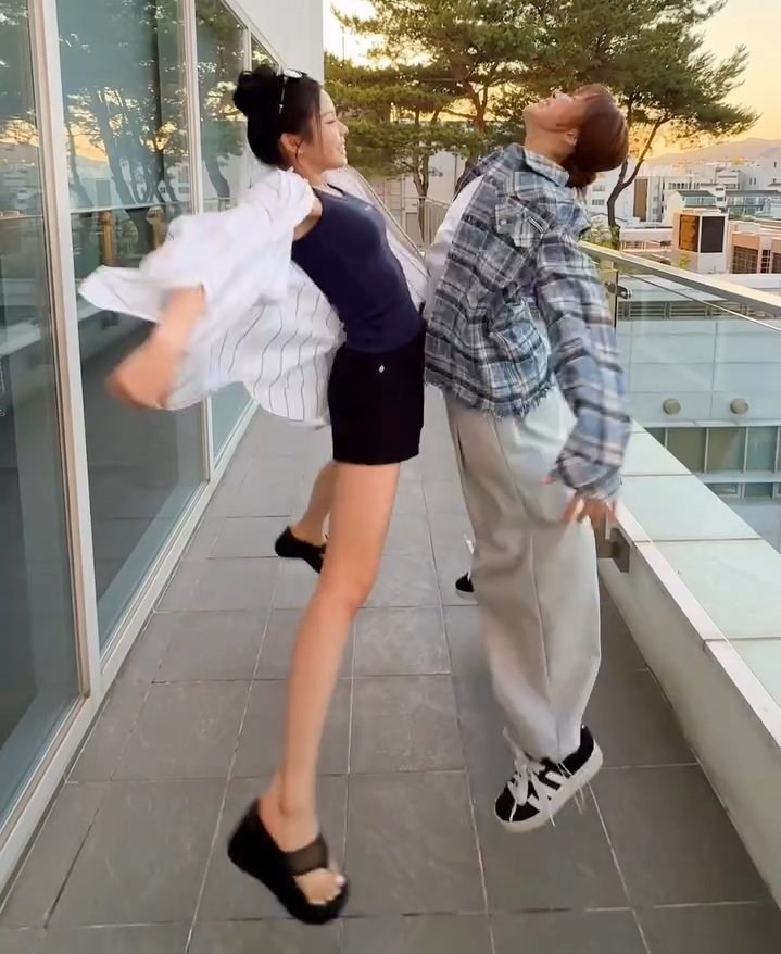 zwoozzwoo's tweet photo. 앞으로 80년동안 쮸뀨가 이랬으면 좋겟음 https://t.co/VlAJkMj0Vf