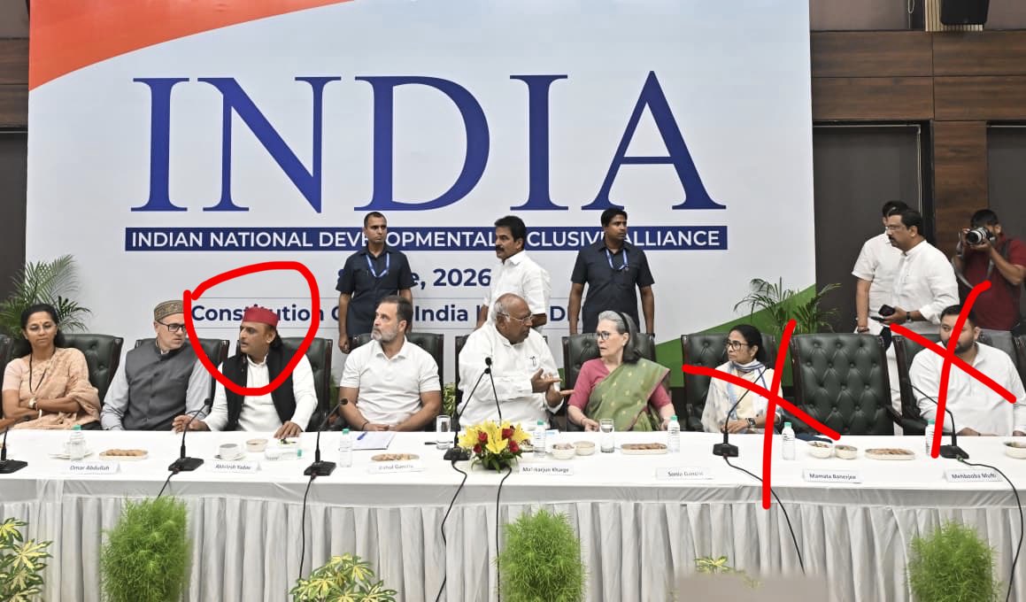 RealHindu_'s tweet photo. दो गठबंधन सहयोगियों को खत्म करने के बाद, राहुल अपने अगले लक्ष्य की ओर बढ़ रहे हैं😝🤣 https://t.co/gyAqSUM3Ny