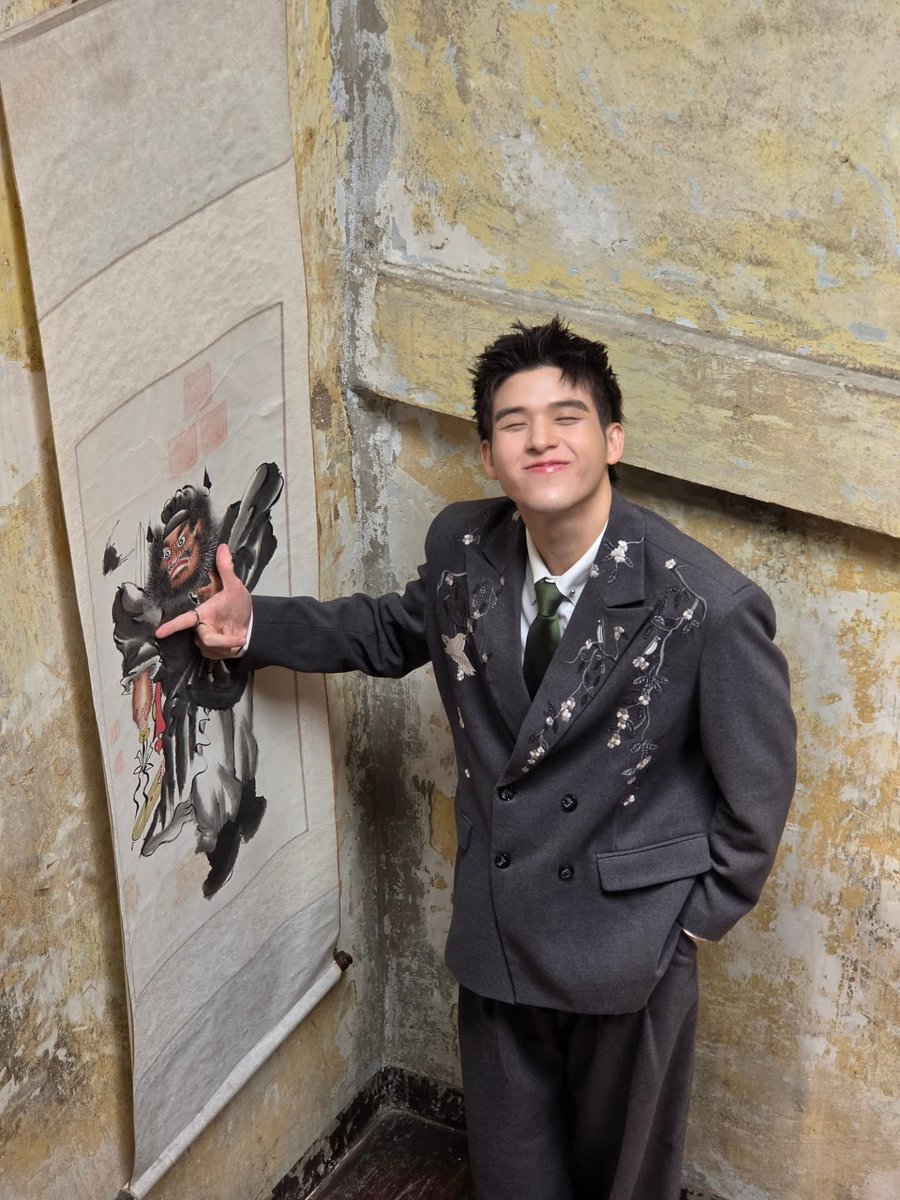isknnu's tweet photo. หล่อแต่ไม่โสด

#skywongravee https://t.co/AX3DhKChbu