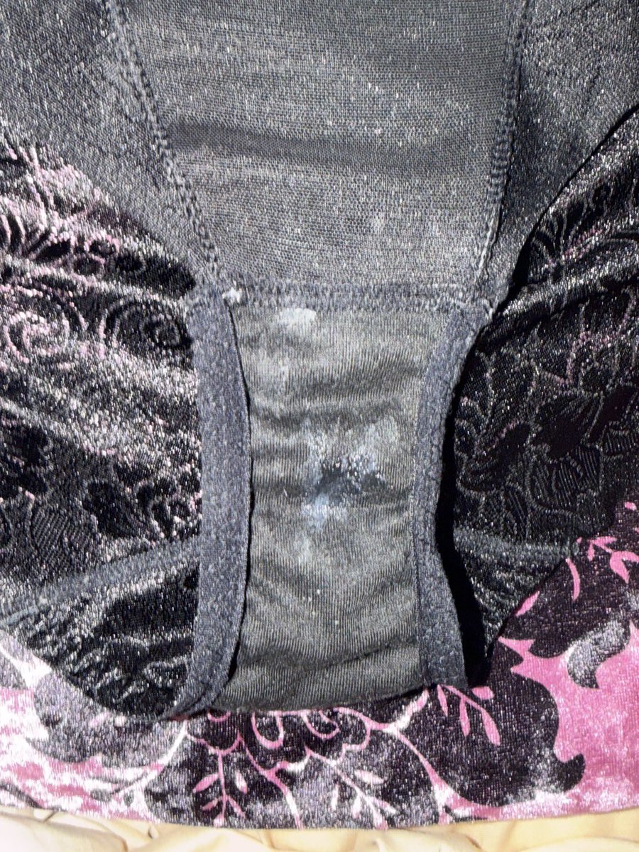 panpansuki123's tweet photo. 何もしてないのに直ぐ濡れてパンツも汚してました！ #人妻 #彼女 #使用済み下着 https://t.co/NNwdDLs6GB
