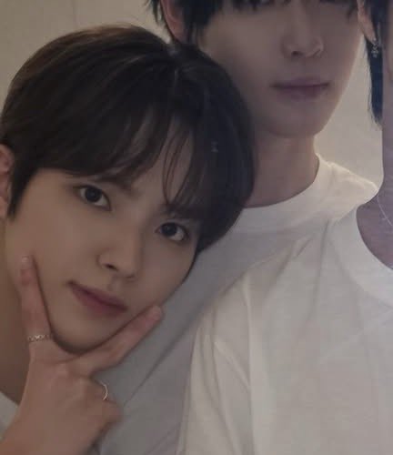 2oesoo's tweet photo. 나도 내가 사다하루 이렇게까지 좋아할 줄 몰랐음…
장난으로 좋아했는데 너무 진지해져버려서 당황스러움 https://t.co/2ev5p6YMFD