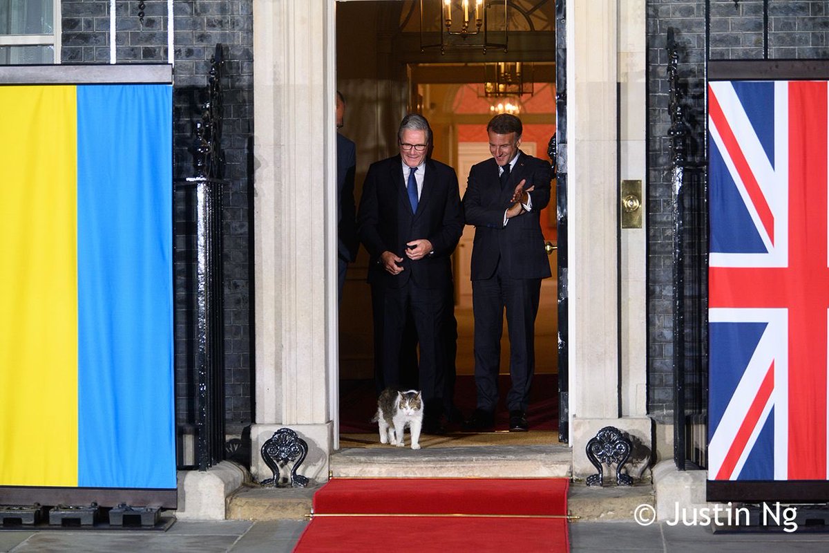 TomDrewUK's tweet photo. The three powerbrokers…

@Number10cat https://t.co/1sRA5NNBCy