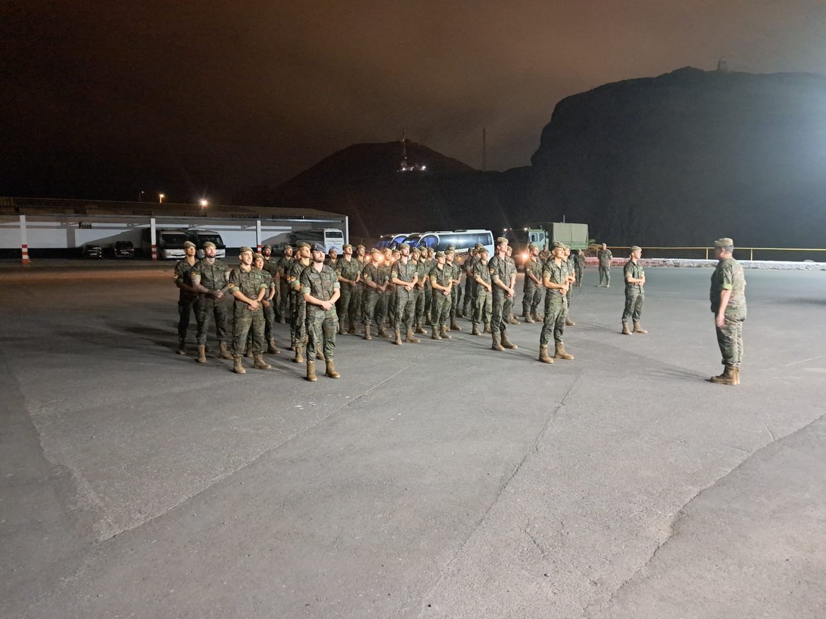MCANA_ET's tweet photo. Comenzamos una nueva semana y lo hacemos con la 1ª rotación del #RAAA94 que desde  la Base Aérea de Gando✈️ parte hacia Letonia🇱🇻 donde reforzará el flanco oriental del Báltico. Este despliegue representa la capacidad operativa de la Unidad y  la voluntad de 🇪🇦 de contribuir de manera decidida a la seguridad colectiva de nuestros aliados.
@MCANA_ET