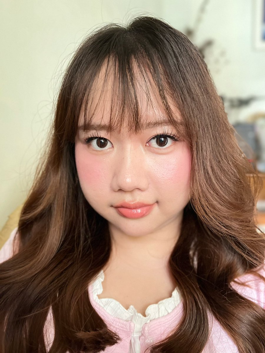 luluuys's tweet photo. this is pure cuteness in a tub! 🎀
BLUSH BENTUKANNYA KEK CUSION??

plus the shade is literally so cute too! 🥹 https://t.co/camgINTYKb