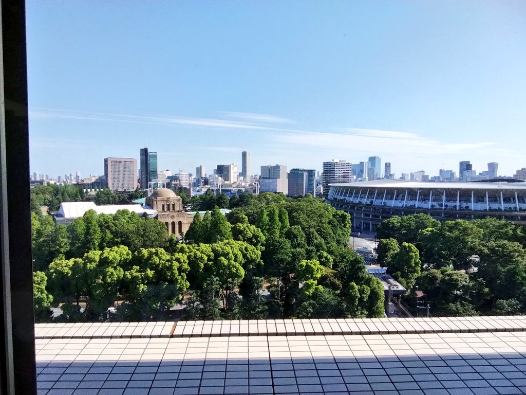 chiyosukebuchi's tweet photo. こんばんは。
義弟のお弔いを終えて帰宅しています。
家にいると先週起こったことが幻みたいです。
東京⇔名古屋⇔丹後の移動疲れでヘロヘロしてたんですが、やっと回復して作業再開しています。
鳥フェス大阪の宣伝もしていきますね。
またどうぞよろしくお願いします。
(個別に返信せずすみません🙇) https://t.co/kGNUfIELZq
