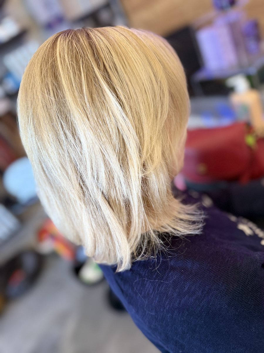 SalonDavid's tweet photo. #loreal #salondavidanthony #Jolietillinois #willcountyillinois #hairsalon #shorewoodil #shorewoodillinois #minookaillinois  #salon #hair #kenra #kenraprofessinal #kenracolor https://t.co/185j48Wyff