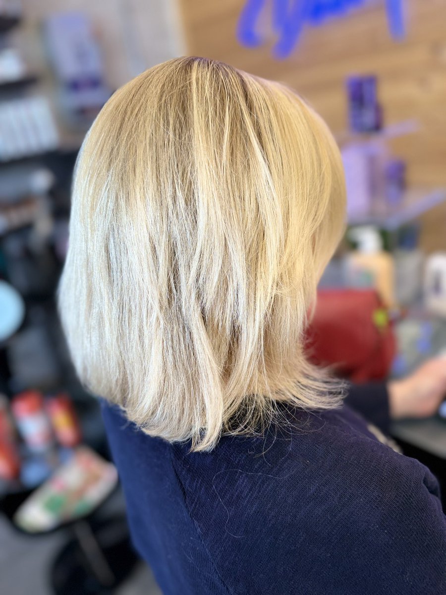 SalonDavid's tweet photo. #loreal #salondavidanthony #Jolietillinois #willcountyillinois #hairsalon #shorewoodil #shorewoodillinois #minookaillinois  #salon #hair #kenra #kenraprofessinal #kenracolor https://t.co/185j48Wyff