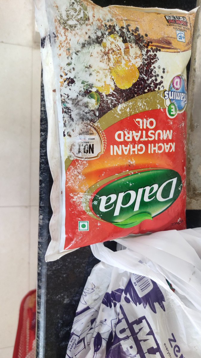 _Mr_Rahul_'s tweet photo. @aadit_palicha Zepto is knowingly doing frauds, erasing mfd and expiry date from the product and forcing customers to consume that products, all proofs attached. Zepto delivery person is saying these type of frauds are common in all zepto stores. #ZeptoScam @jagograhakjago @fssaiindia #SCAM https://t.co/Sk8kQYHjoL