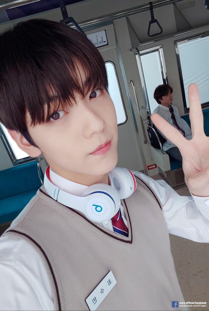 song_soobin's tweet photo. 교복 수빈이 다시 보고 싶어요...🥺🫰🏻 https://t.co/Qi5G02yK0a