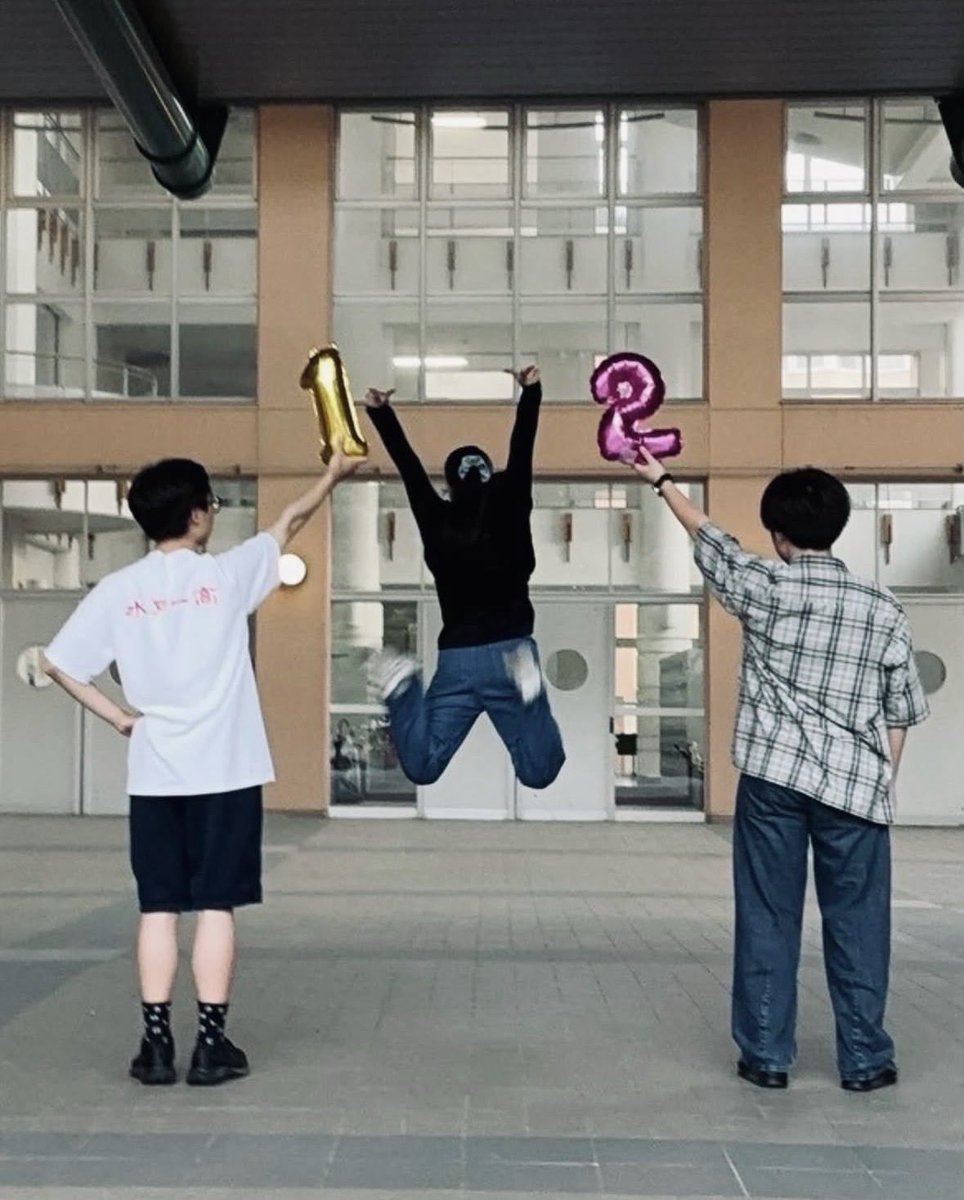 Enjitsu78th's tweet photo. 学苑祭まであと12日!!

本日は学苑祭実行委員の正装であるポロシャツ、通称「苑ポロ」の販売がありました👕日々学苑祭が近づいてくることを感じて、胸が高鳴ります💗
当日何かお困り事があれば、各階インフォメーションセンターや、苑ポロを着た実行委員にお気軽にお尋ねください!! https://t.co/MrS39KzSta