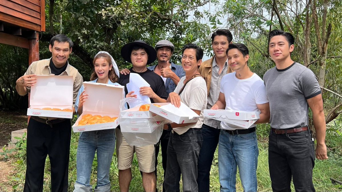 rngnphsngthxng1's tweet photo. ว้าวมีโดนัทเยอะเลย

SUNSET IN WINTER EP5

#เหมันต์ตะวันรอนEP5
@RachataJam https://t.co/zaoyv7PaLa