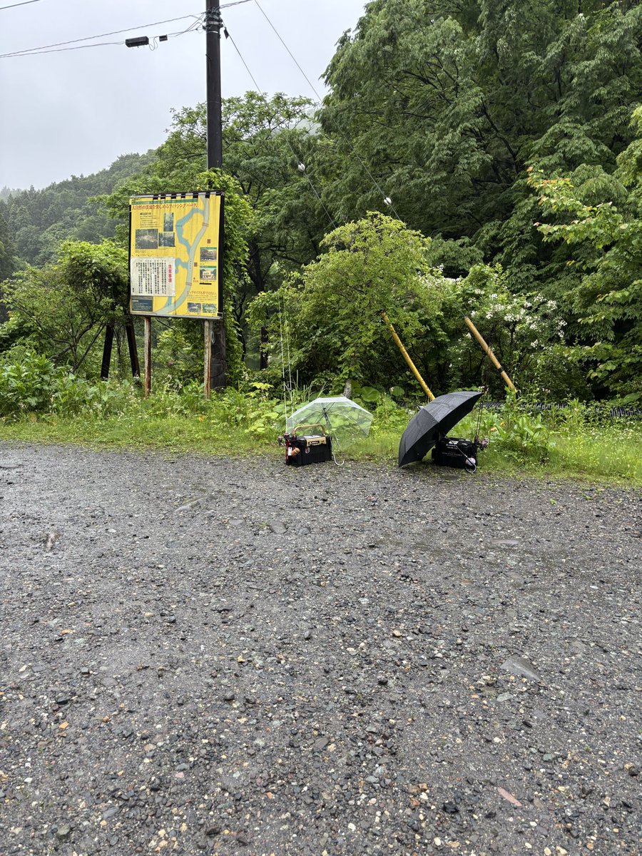 Lo8I9's tweet photo. 今日は大好きなここ！
お魚はいっぱいだけど、難しかった…😭
マイトが釣れません😢
べっぴん43とゴッド（マイトの餌を食べたニジマスだそうです）47で終了です。
大きく育った🌸も子鱒も何本かげっとしたので、明日は子鱒の唐揚げかなぁ🤔
また、リベンジに行きます！
しばらくは行けないけど😩 https://t.co/ox1tfxNk8X