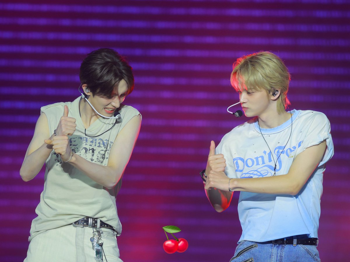 ChaeRii_ii's tweet photo. 260607 위버스콘 신유 영재

우유빵.. 강아지 두마리🐶🐶

 #YOUNGJAE #SHINYU #TWS
#영재 #신유 #우유빵즈 #투어스 https://t.co/FmTpyXCHRq
