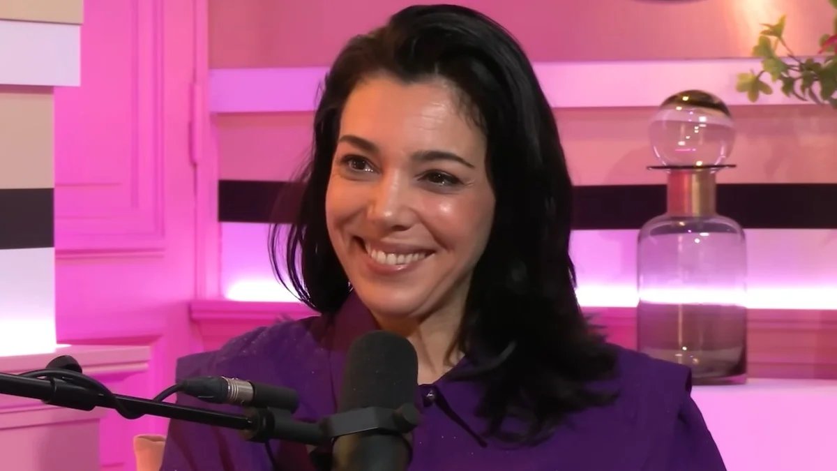 SoeurFoune's tweet photo. La justice a rendu son verdict. Sophia Chikirou n'est pas une escroc, juste une voleuse. Elle devra s'acquitter d'une amende de 8000€ dont 4000 avec sursis. Elle reste éligible et peut continuer à exercer son art sur les bancs de l'Assemblée nationale. Vive la France. 🇫🇷 https://t.co/xchg9d4Ms7