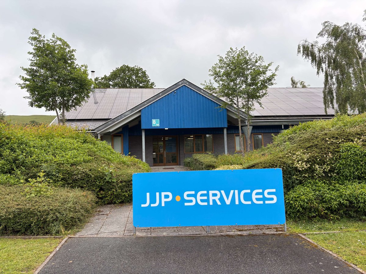 devbankwales's tweet photo. Llanidloes-based JJP Services Ltd is installing a 100kWp solar PV system & battery storage with EV charging that will help to reduce the need for grid power and support net zero progress. 

The improvements were supported by a £180k loan from our Green Business Loan Scheme. 

Read more about how we supported JJP Services Ltd here: https://t.co/h9T0DrBVHK