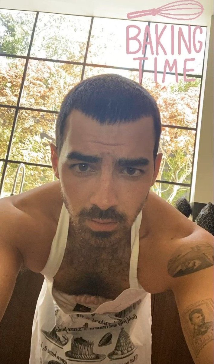CelebG00nerr's tweet photo. It should be illegal for some people to shave

Joe Jonas https://t.co/FSjE6egAfU