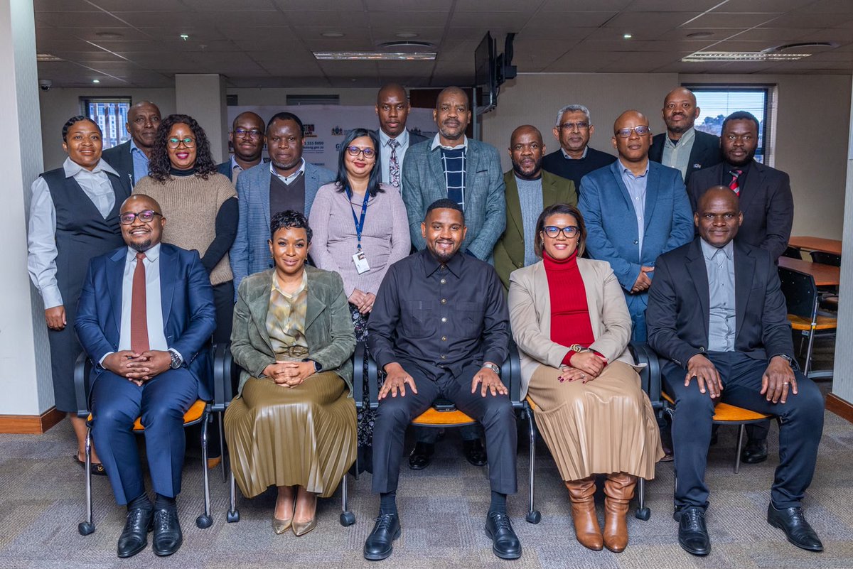 GautengTreasury's tweet photo. 🚨 Strengthening financial oversight and public accountability🚨

Gauteng MEC of Finance, @DungaLeko, met with Audit Committee Chairpersons and representatives from the Auditor-General South Africa during a strategic engagement focused on strengthening governance, accountability, financial management and service delivery across the province.

The session provided an opportunity for AGSA to present the 2024/25 audit outcomes and key recommendations, while stakeholders reflected on the collective role of leadership, oversight structures and administration in building a capable and accountable state.
#GrowingGautengTogether #PublicFinance #Accountability