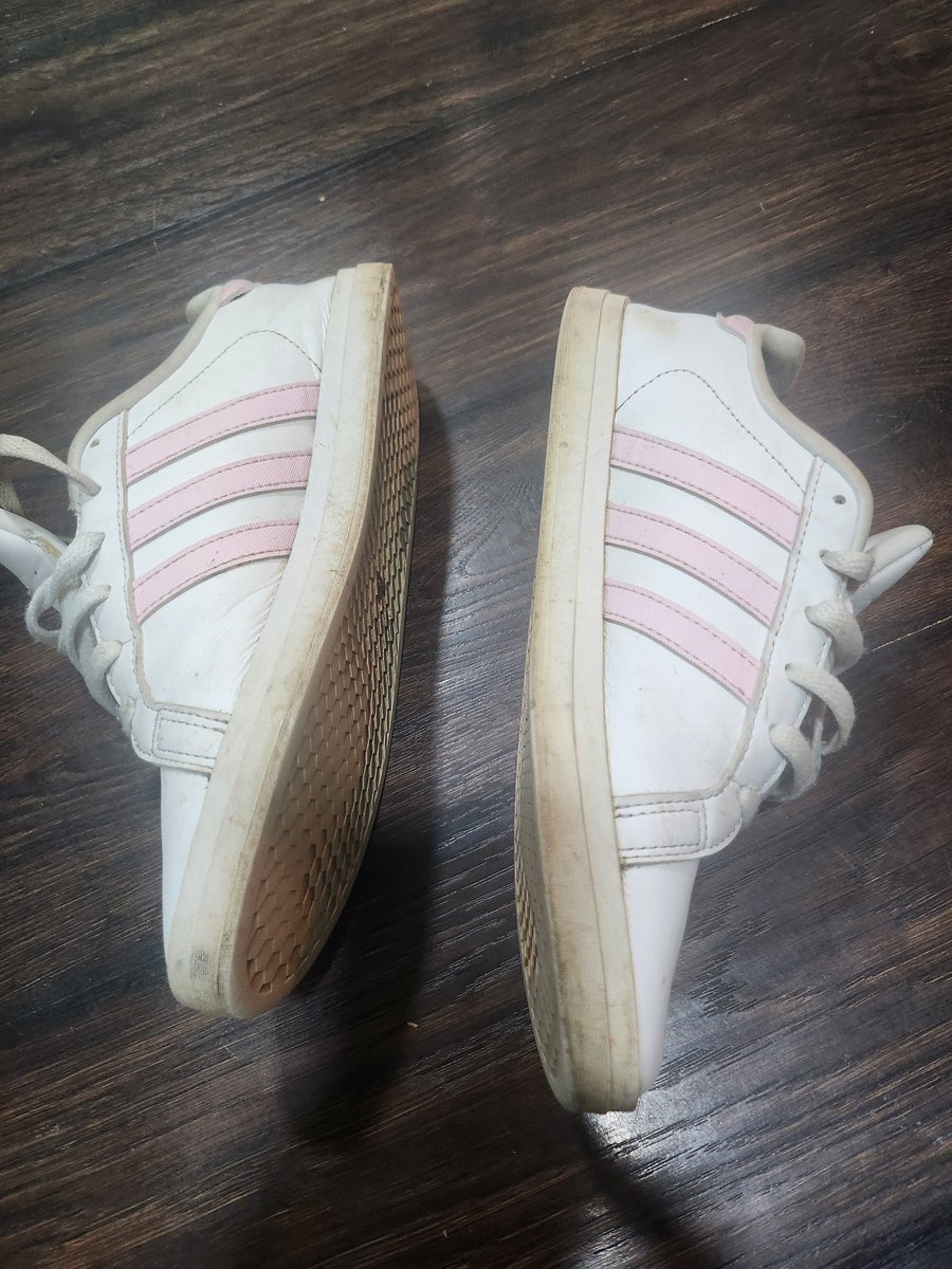 GoddessAmore's tweet photo. My totally trashed well worn everyday trainers need a good home. They can be packaged in airtight bags in order to keep them fresh + standard parcel ceiled envelope. £100 + shipping. Interested? WhatsApp me 07828418702

#used #trainers #footfetısh #feetfetısh https://t.co/6sWJgjajSs