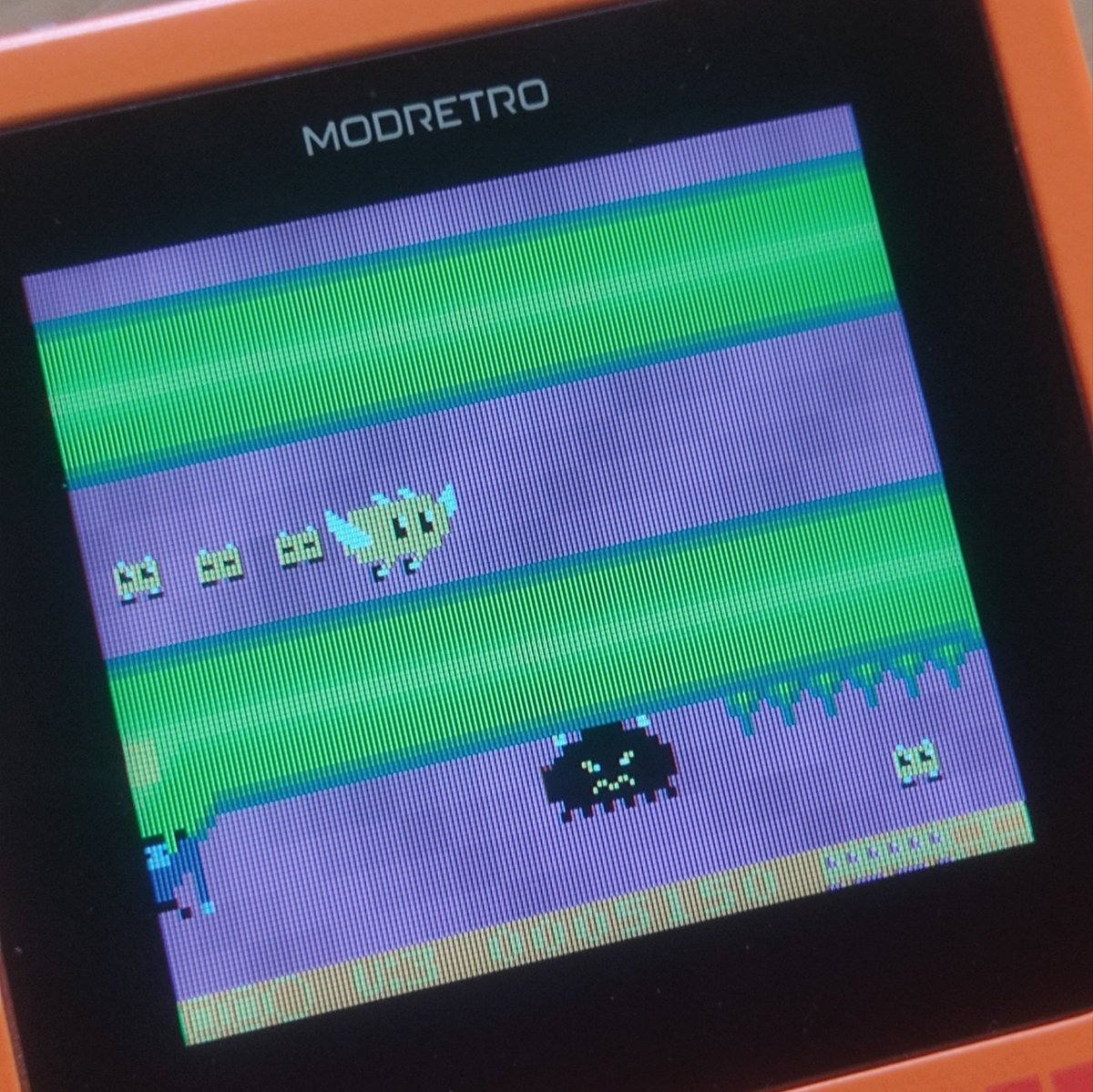 ryuha_studio's tweet photo. Testing Drakoko on real hardware. What a lovely screen the Chromatic has! 😍🥰
#chromatic #modretro #gbcforever #drakoko #homebrewgame https://t.co/eoWkxNaRJP