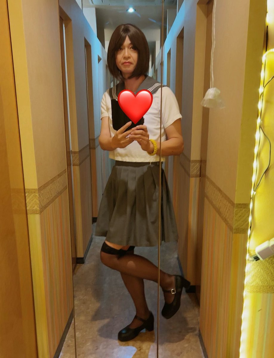 megumiroid's tweet photo. 可愛い服も欲しいが、レンタルの制服も着たい！また、時間作って、アウルに突撃や！!
(しかし、嫁レーダーが警戒監視中😭) https://t.co/v0BYFcqZhi
