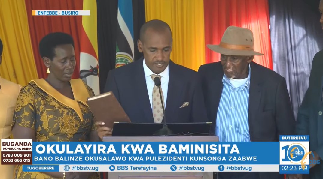 kakensaug's tweet photo. Accompanied by His family members, Hon. @FrankTumwebazek has been sworn-in as the Minister.
Congratulations Hon. #Musevenomics https://t.co/Jeiw8Qf7Oc