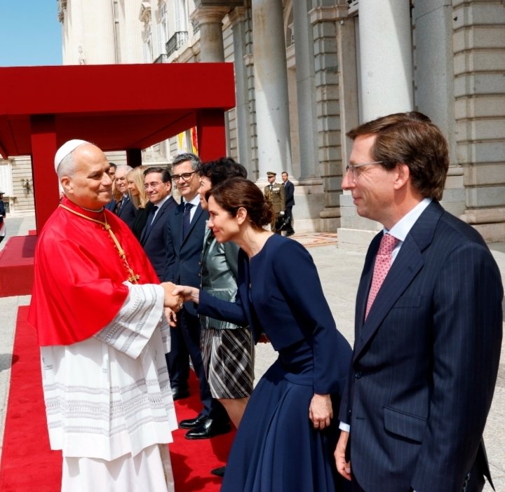 VyJ_7291's tweet photo. Hablando de dignidad de las personas: @cardenalcobo @cardenalosoro @Confepiscopal o @archimadrid, le han contado a #LeonXIV @Pontifex_es que,  #Ayuso presidió el gobierno de la C. de Madrid, que dejó morir en las residencias a #7291Victimas sin asistencia sanitaria? https://t.co/lQghQfGYjp
