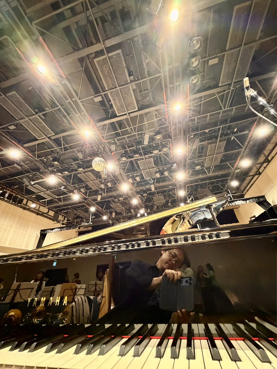 SALT_shionoya's tweet photo. 本日還暦を無事迎えることができました。2日前にステージで盛大に祝っていただいたものですから、もうすっかり還暦気分になっていましたが、正真正銘60歳になり、また新たな感慨に浸っております。
お祝いメッセージを送ってくださった皆様､ありがとうございます🙇‍♂️すぐには返信できませんが一つひとつ大切に受け取らせていただきました😊本当に励みになります。

そんな今日は13日に行われる「SONIC ROCK ＆ POPS SYNPHONIC festival 2026 in OMIYA」のリハーサルでした。
めちゃくちゃ楽しみなコンサートです♬

さぁ、還暦男､益々張り切っちゃいます👊