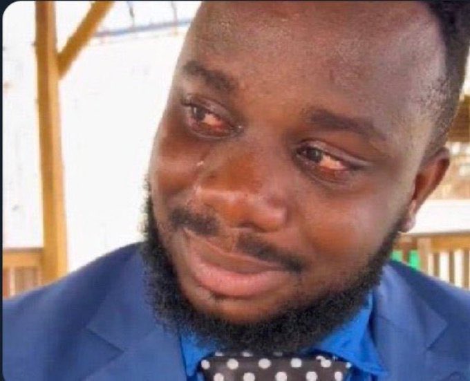 Mabharangizha's tweet photo. Ndakatumira my wife  ma flowers kubasa kwake I didn't write a note yekut ndini ndatumira, now munhu adzoka paden asina maruva acho, I hope it's not what I am thinking guys. 
Maybe amadyara kubasa. https://t.co/4OmzRkMuls