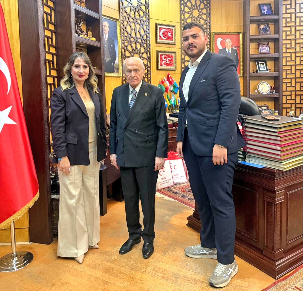 fcingozler's tweet photo. Çocuklarımla birlikte, MHP Genel Başkanımız Sayın Devlet Bahçeli’yi ziyaret ettik. Kıymetli Genel Başkanımıza nazik kabulleri ve kıymetli sohbetleri için teşekkür ediyorum. https://t.co/6fzCNpbIxS