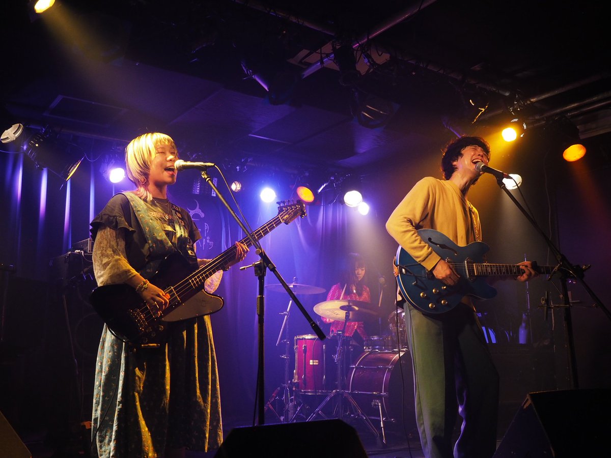 HIPPOTEETH_BAND's tweet photo. 昨日は真昼の月夜の太陽でのライブ、観てくれたみなさんありがとうございました☺️
共演者の皆さまも素晴らしいステージで燃えました🔥
素敵なライブ写真撮って頂いたよ📸
3枚目は本番後、なんの瞬間か全くわからないけどなんかイイ写真😉
次のライブは7/20(月祝)、また真昼でやるよん✌ https://t.co/jEqkPDdAN6