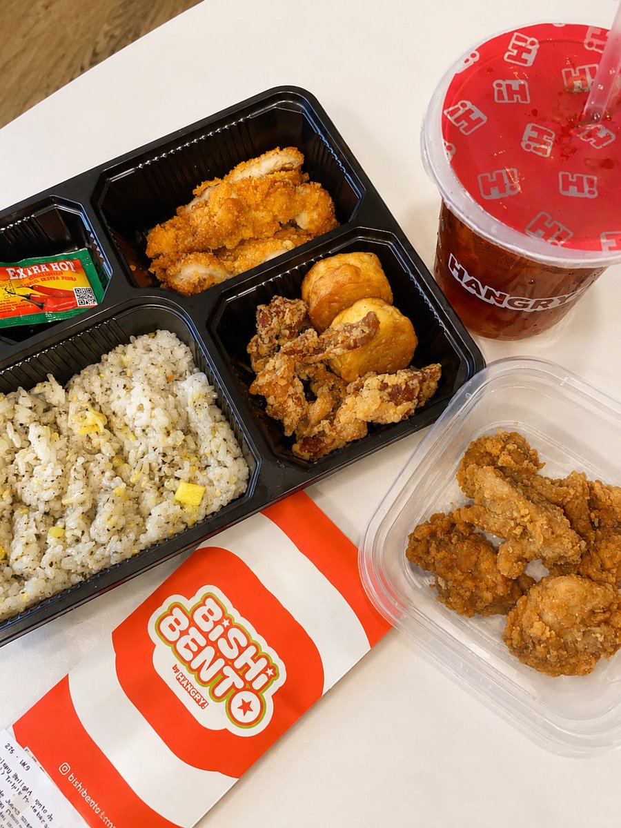 Buterrcream's tweet photo. Mau nangis... baru juga mau makan Bishi Bento dengan tenang, kok nasinya ijo-ijo gini?

Mana pas diaduk ada yang kuning-kuning lagi ini apaan sih?!🫵😭 https://t.co/K0z1yJiWfm
