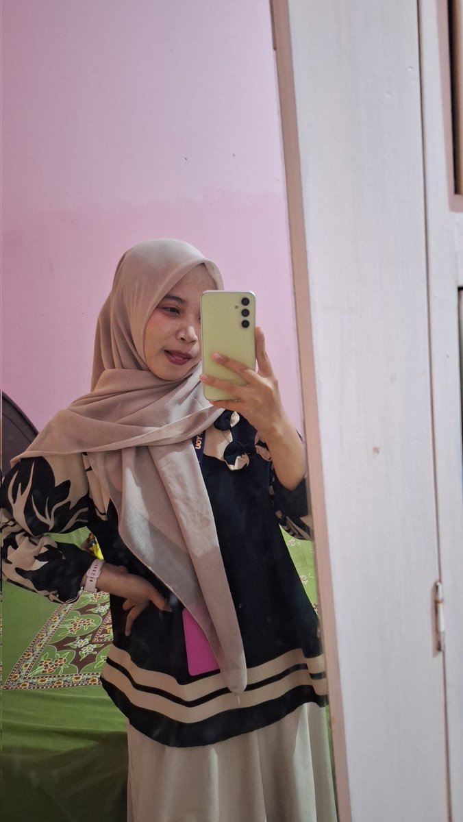 aulaper's tweet photo. yuk bsa yuk buat mode centil lagiii https://t.co/dmpY0ajwAG