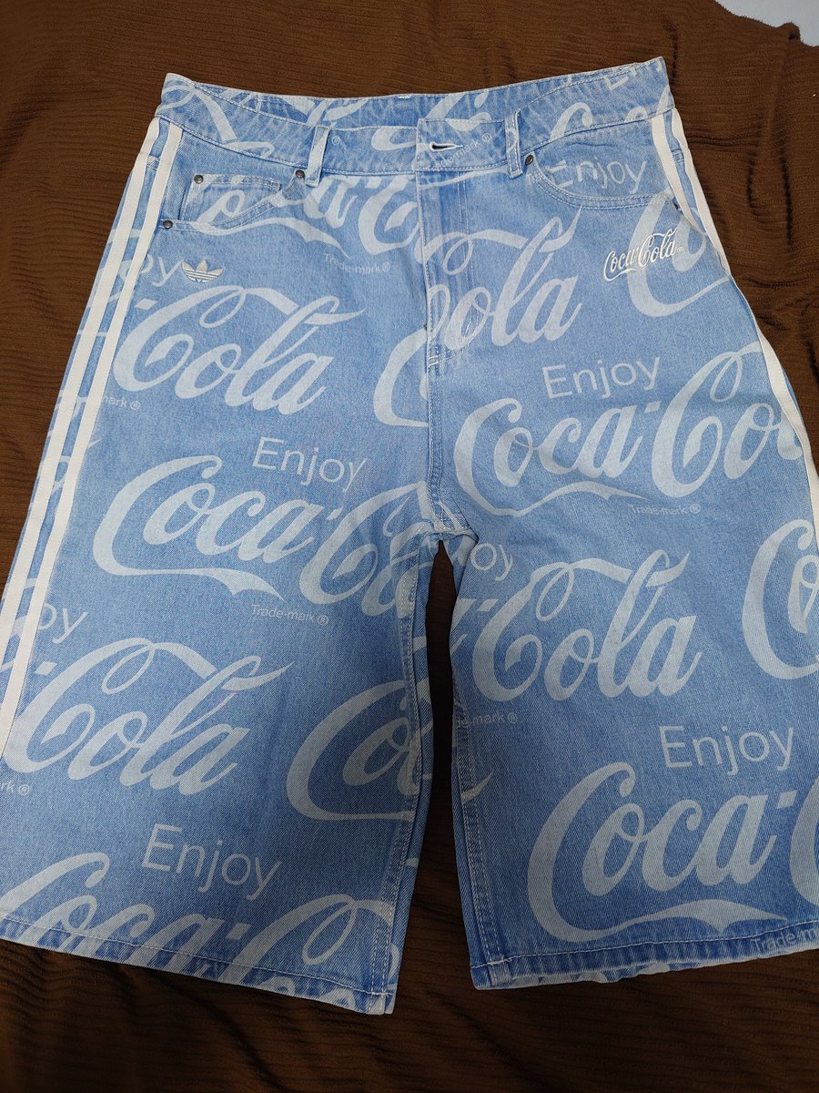 gunsony's tweet photo. コカコーラガチ勢には垂涎のアイテム！！この夏を駆ける！！！ https://t.co/vdNV6BxjmK