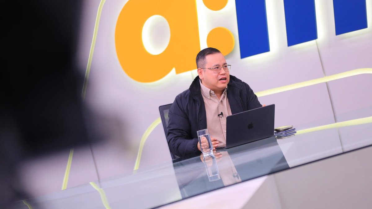 EntrevistaAm's tweet photo. “Los albergues deben cumplir criterios básicos; realizamos revisiones de la estructura y se ubican en zonas cercanas donde puede atenderse cualquier tipo de emergencia”, detalla el director de Albergues, @JosueGarciaSV. https://t.co/7P5SuMEKSQ