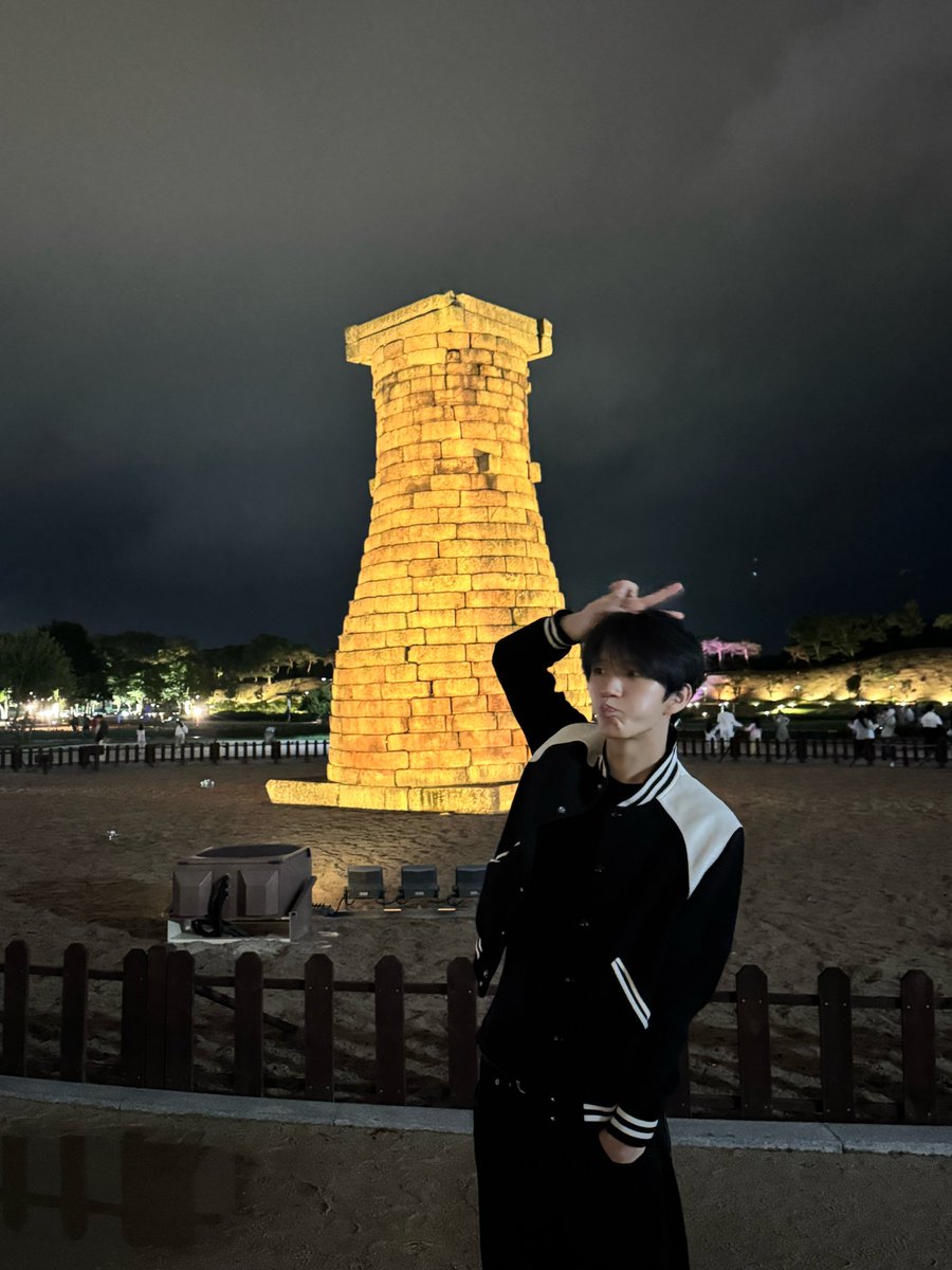 wichumedia's tweet photo. [260608] 🌳📸 20:29 KST https://t.co/BrcbCtkzVt